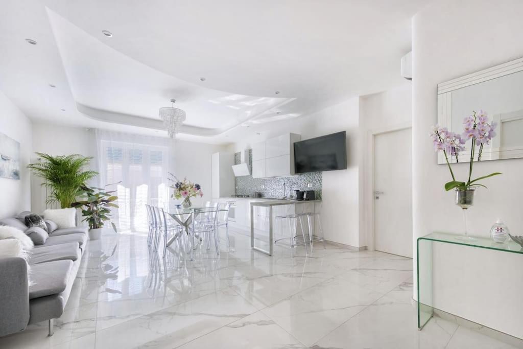 Domus Delia Pescara Centro Appartement Buitenkant foto