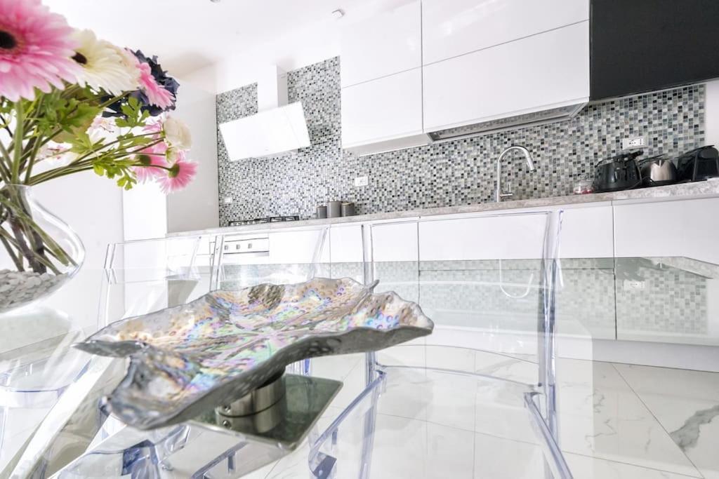 Domus Delia Pescara Centro Appartement Buitenkant foto
